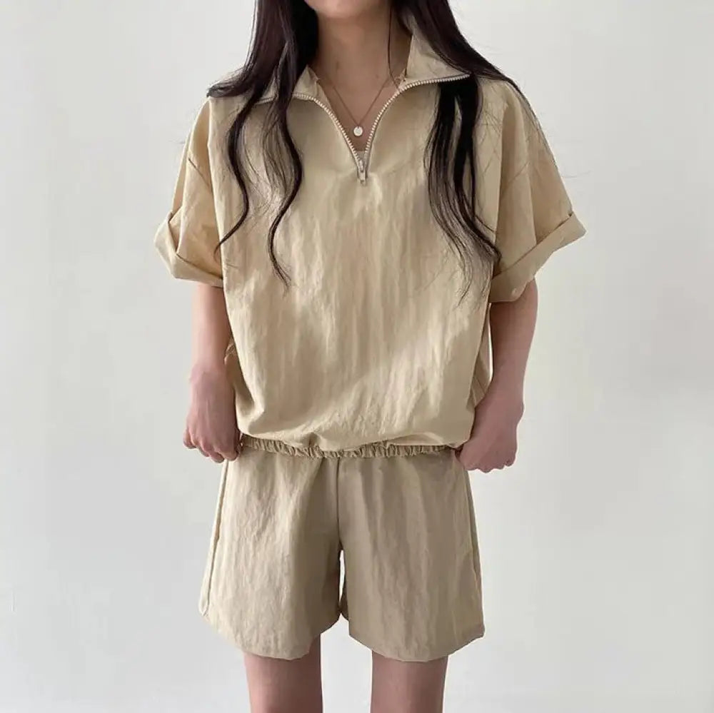 ID1485 2点セット レディース 夏用 韓国風 ジップアップ アウトドア 半袖セットアップ カジュアル スポーツショートパンツ カーキ / M 外出着>セットアップ