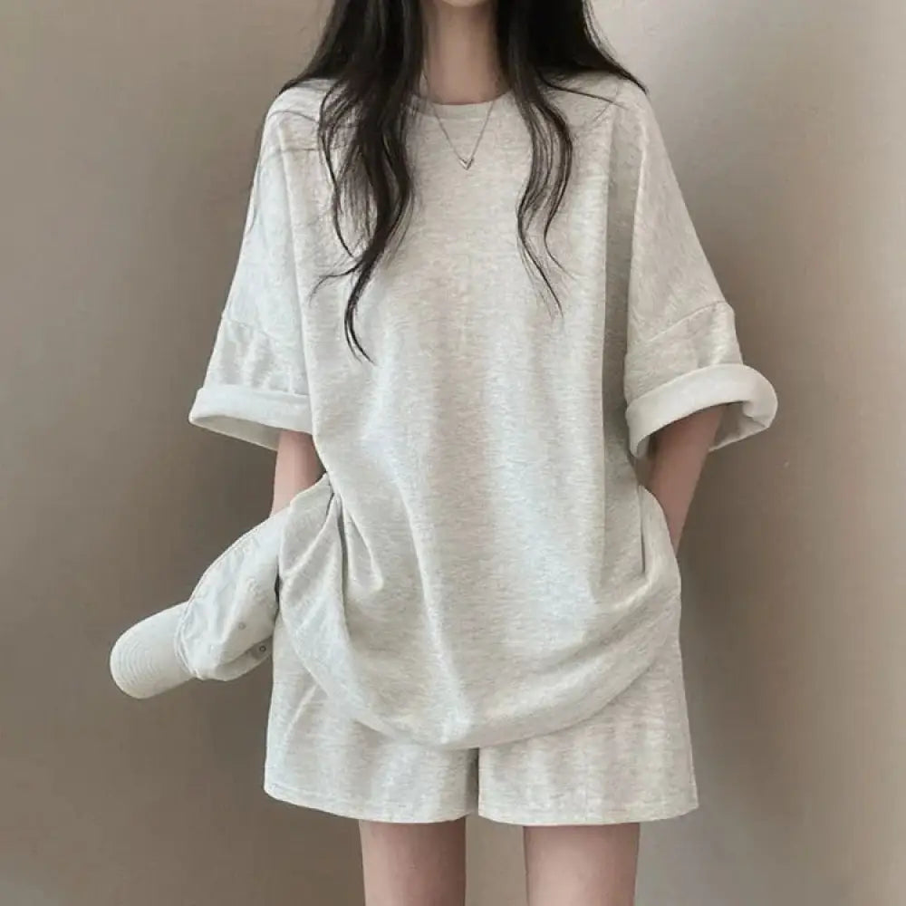 ID1295 4色展開 韓国風 レディース Tシャツ ショートパンツ セットアップ 夏 スポーツ カジュアル 膝上丈 無地 半袖 外歩きOK 通気性 快適 お得セット ライトグレー / M 外出着＞セットアップ