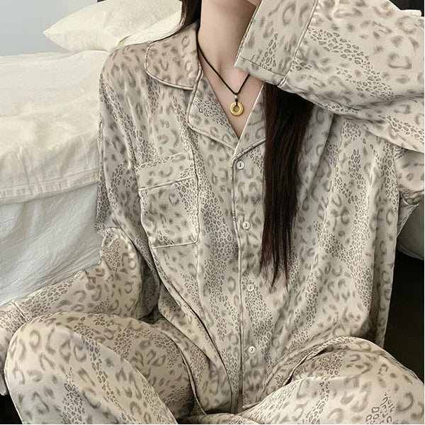 韓国風 高見え パジャマ レディース 春秋 長袖 長ズボン 豹柄 ヒョウ柄 プリント 総柄 インスタ映え おしゃれ トレンド スタイリッシュ 着痩せ シルエット カジュアル 部屋着 ルームウェア セットアップ リラックス プレゼント ギフト ID4257