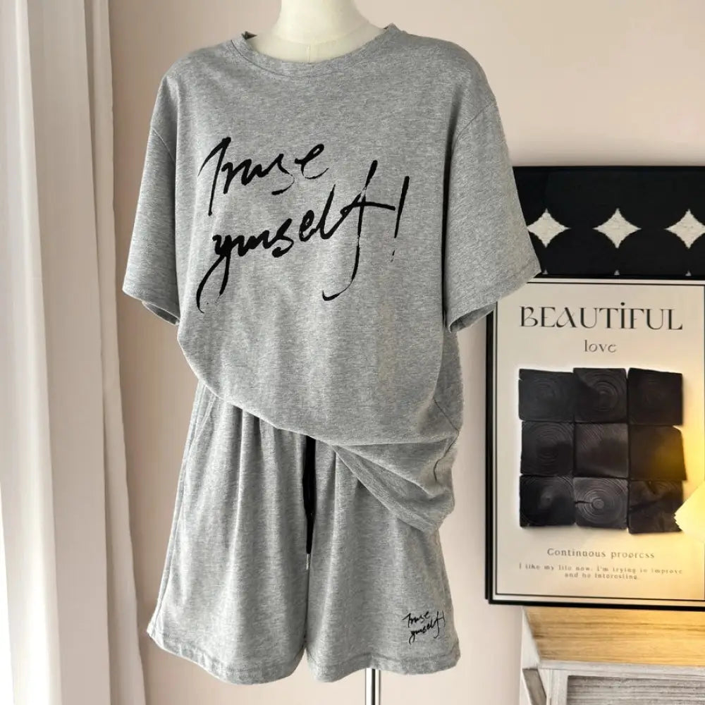 ID1500 アメリカンヴィンテージ 半袖 Tシャツ ワイドレッグ ショートパンツ 2点セット レディース 夏用 韓国風 ゆったり カジュアル スポーツ ファッションセット グレー / M 外出着>セットアップ