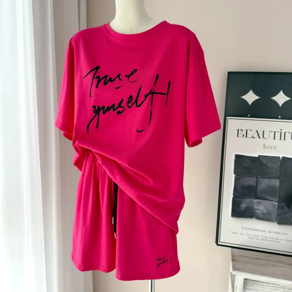 ID1500 アメリカンヴィンテージ 半袖 Tシャツ ワイドレッグ ショートパンツ 2点セット レディース 夏用 韓国風 ゆったり カジュアル スポーツ ファッションセット マゼンタ / M 外出着>セットアップ