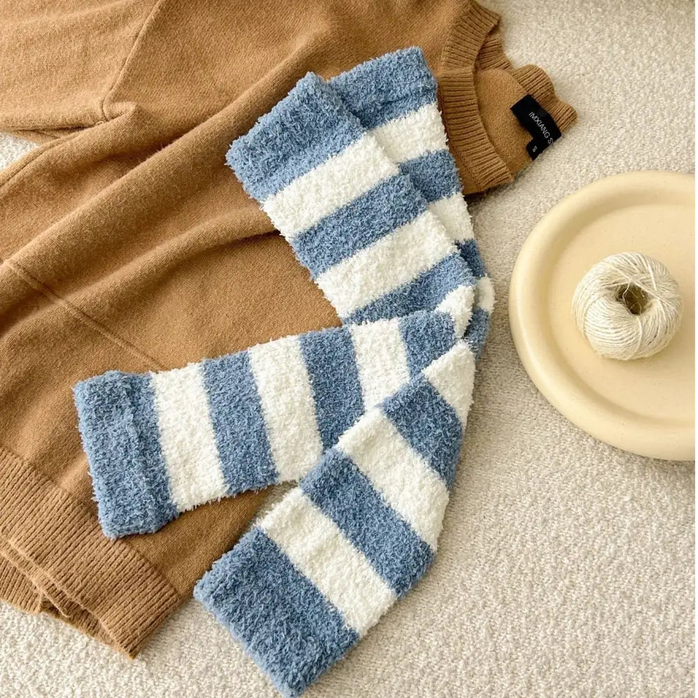 コーラルフリース 膝サポーター 脚カバー ストライプ 小腿ソックス カップル用 ロング ソックス 保温 厚手 ID3759 ブルーストライプ / フリー