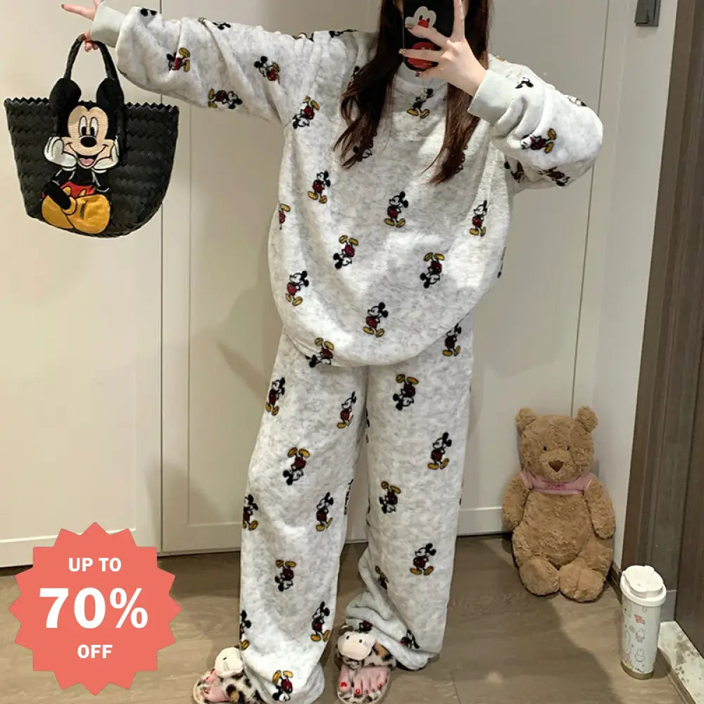 パジャマ レディース 秋冬 厚手 フリース裏起毛 セットアップ かわいい キャラクター ミッキー プルオーバー ビーズファー ホームウェア 暖かい 柔らかい 保温 快適 おしゃれ ルームウェア 自宅用 リラックス 着心地 ナチュラル ID2657