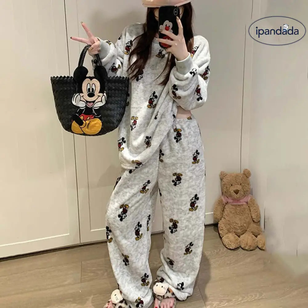 パジャマ レディース 秋冬 厚手 フリース裏起毛 セットアップ かわいい キャラクター ミッキー プルオーバー ビーズファー ホームウェア 暖かい 柔らかい 保温 快適 おしゃれ ルームウェア 自宅用 リラックス 着心地 ナチュラル ID2657