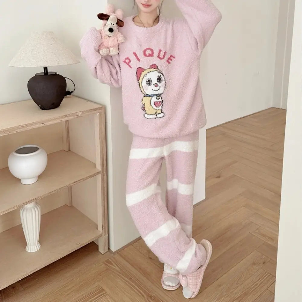 パジャマ ふわふわ ドラえもん インスタ 人気 レディース 秋冬 フリース フリース裏起毛 厚手 猫 セットアップ 暖かい 柔らかい 保温 快適 おしゃれ ルームウェア 自宅用 リラックス 着心地 ナチュラル ゆったり ID2549