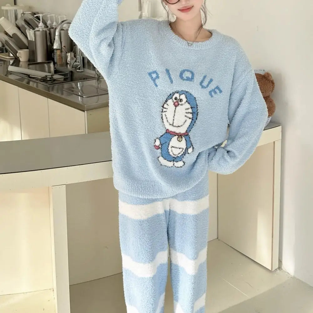 パジャマ ふわふわ ドラえもん インスタ 人気 レディース 秋冬 フリース フリース裏起毛 厚手 猫 セットアップ 暖かい 柔らかい 保温 快適 おしゃれ ルームウェア 自宅用 リラックス 着心地 ナチュラル ゆったり ID2549