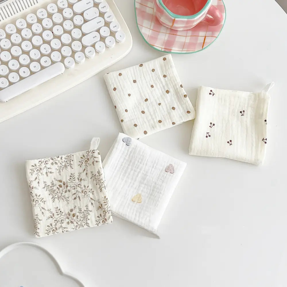 純綿 ガーゼ ベビー 小さな ハンカチ ベビー用 よだれ掛け タオル バスタオル 子供用 ハンカチ 手拭き 顔拭きタオル ID2454