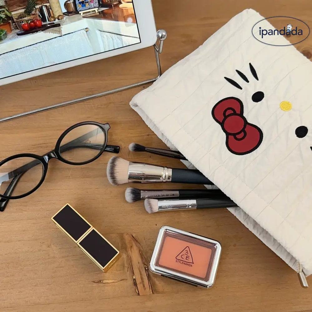 刺繍 キティ 収納バッグ 大容量 メイクポーチ 携帯用 ハンドバッグ 洗面用具ポーチ ID3333 写真通り / 18*28cm