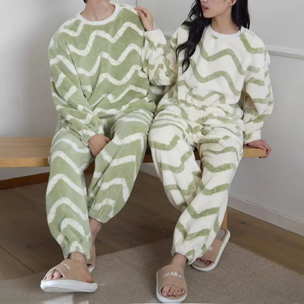 冬用 厚手 カップル パジャマ 大きいサイズ コーラルフリース ルームウェア 可愛い 暖かい あったか 長袖 部屋着 ふわもこ モコモコ クリスマスプレゼント ID3526 コーディネート＞ペアルック