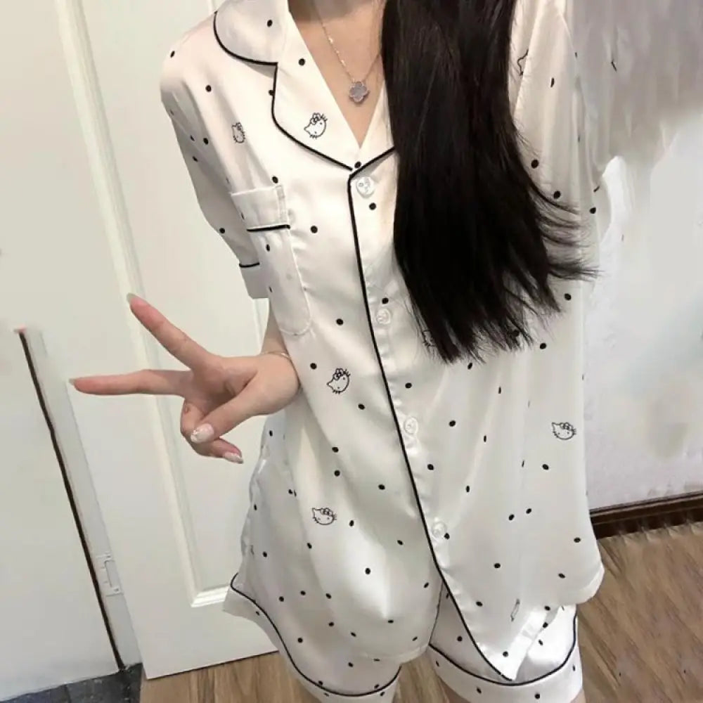 ドット ハローキティ アイスシルク パジャマ レディース 夏 春 秋 半袖 スイート 上品 部屋着 ホームウェア 通気 肌触り ストレッチ 洗える おしゃれ カジュアル ギフト プレゼント キッズ 大人 ファン コレクション お揃い