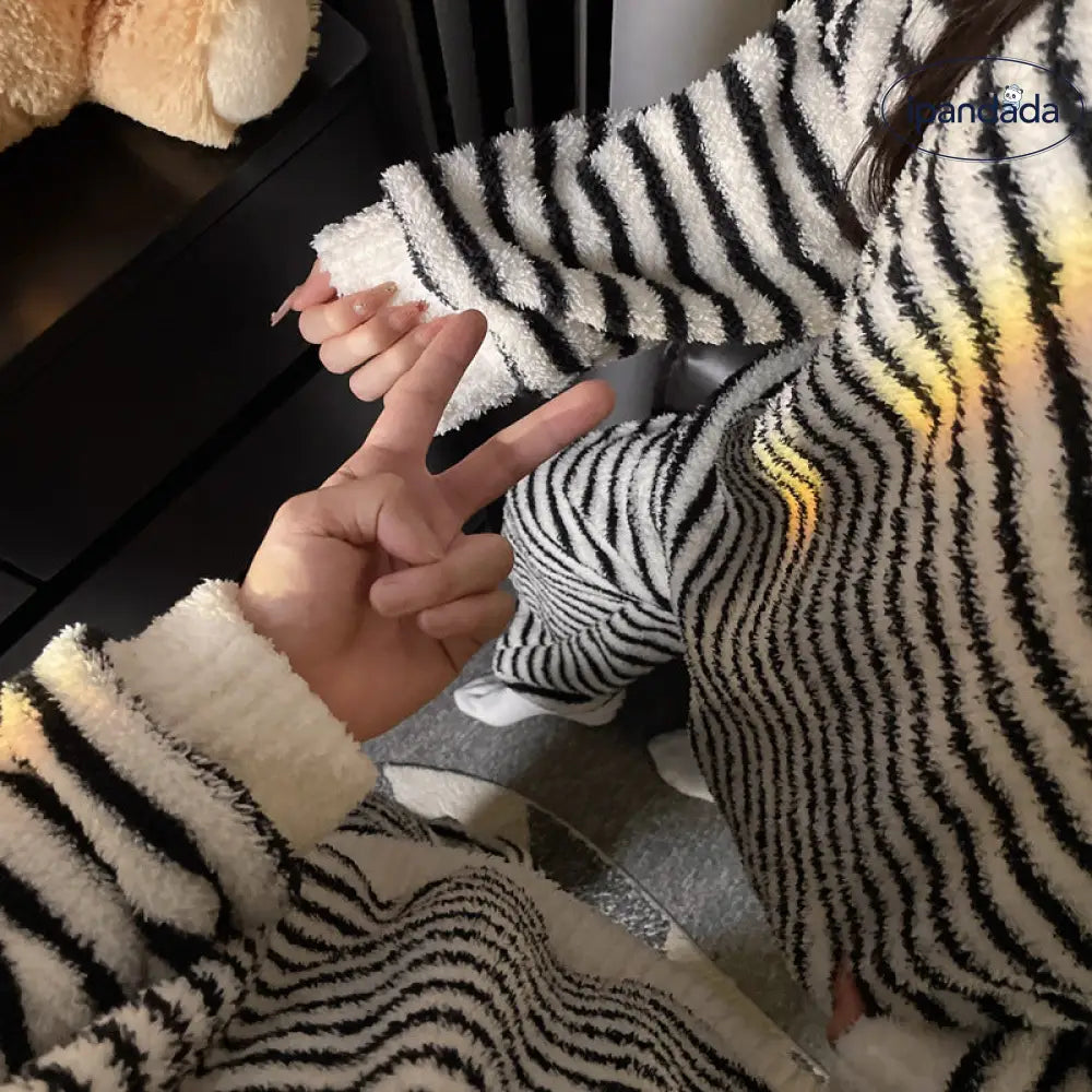 フランネル カップル パジャマ レディース 秋冬 厚手 保温 ストライプ メンズ 大サイズ フリース ホームウェア セットアップ 暖かい 柔らかい 快適 おしゃれ ルームウェア 自宅用 ID3009 コーディネート＞ペアルック