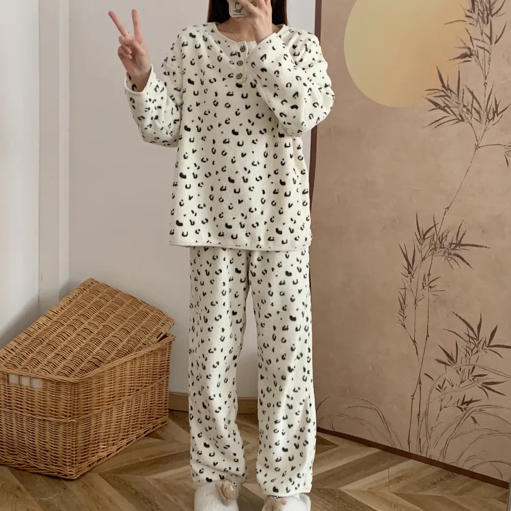 フリース かわいい ガールズ フランネル パジャマ 秋冬 シーズン ヒョウ柄 厚手 保温 長袖 ルームウェア セット ID2705 タイプ① / M