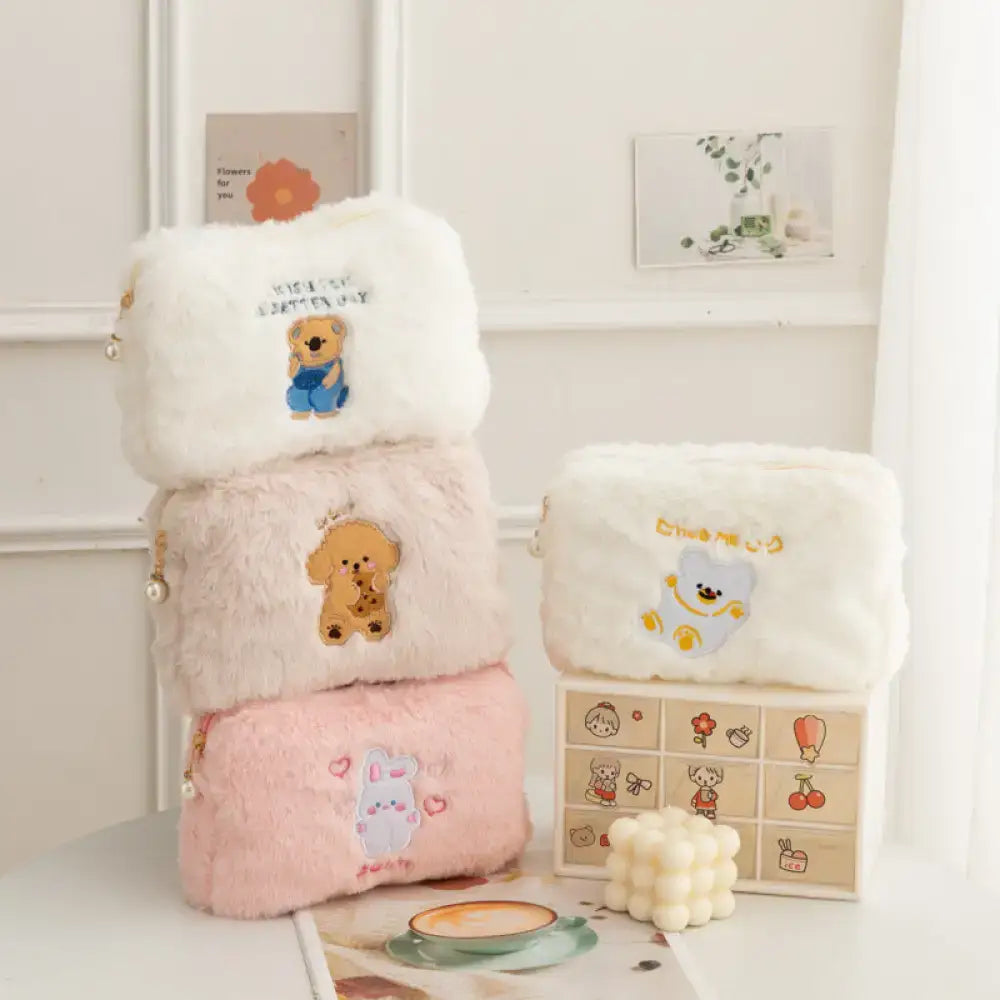 フリース メイクポーチ かわいい クマ ウサギ いぬ型 携帯用 収納 洗面用具ポーチ 便利 女子向け 大容量 刺繍バッグ クリスマスプレゼント ID3559 インテリア雑貨＞ファッション雑貨