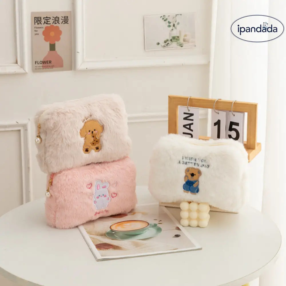 フリース メイクポーチ かわいいクマ型 携帯用 収納 洗面用具ポーチ 女子向け 大容量 刺繍バッグ ID3559