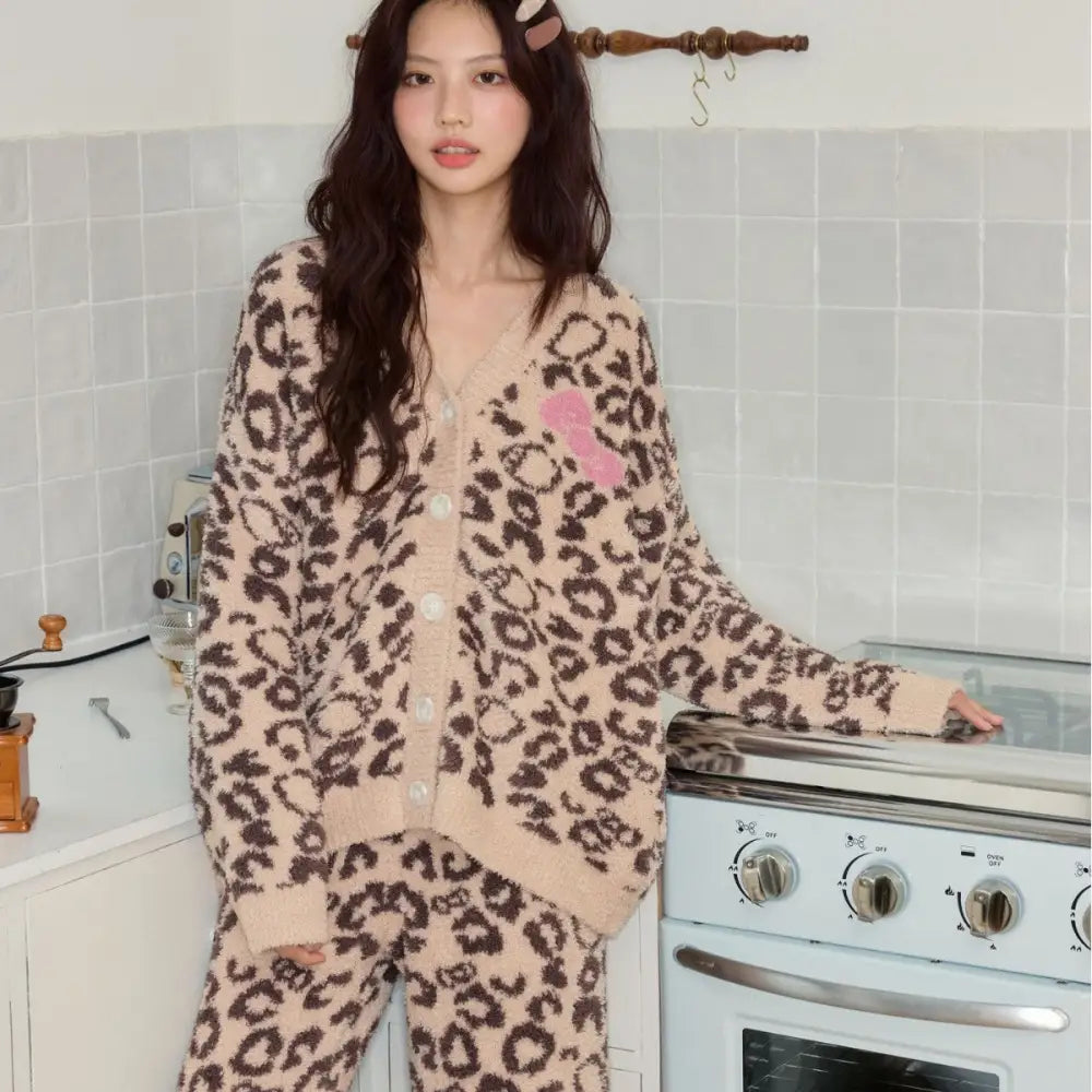 ふわふわ フリース 秋冬 新品 ヒョウ柄 キャット 保温 厚手 カーディガン ストレートパンツ ルームウェア パジャマ セットアップ 女性用 ID2803 ベージュ / M