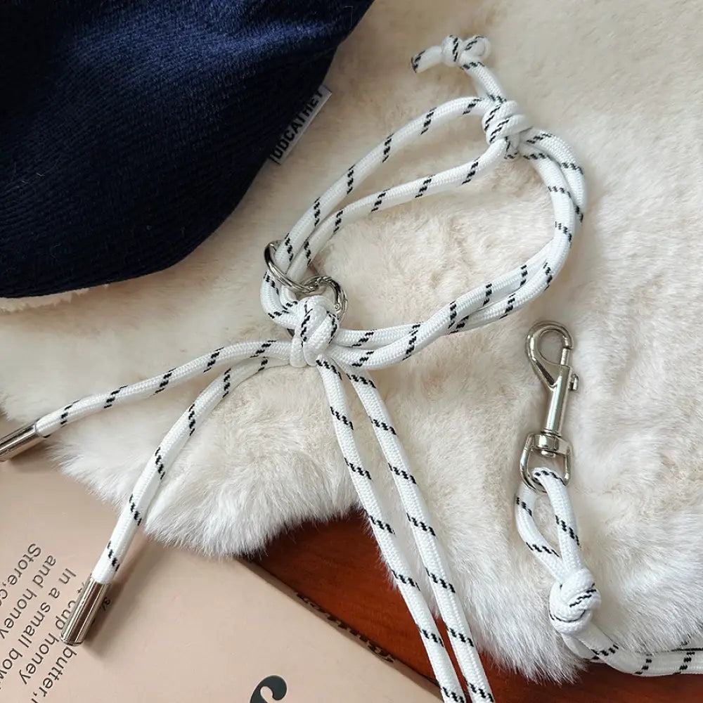 ふわふわベスト 犬服 秋冬服 ペットウェア ドッグウェア プードル テディドッグ グッズ 可愛い かわいい 着せやすい 防寒 ボタン ホワイト/牽引ロープ / XS ペット用品＞ウェア