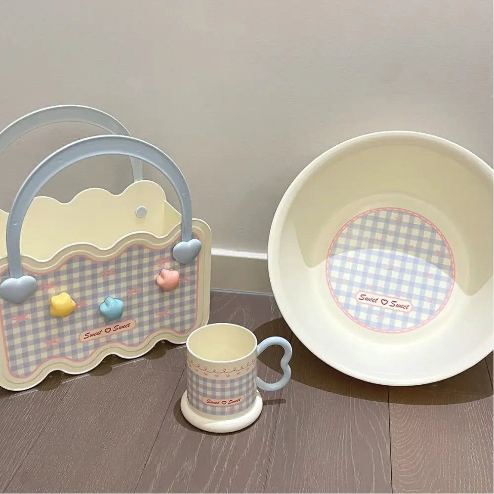 高美観 洗濯道具 バケツ バス用品 開学 日用品 学生 宿舎 住校 洗面セット 耐久 加厚 洗顔ボウル 便利 シンプル おしゃれ バケツ ID2105 ブルー / 3点セット 洗面器 + 洗面用バスケット + 歯ブラシカップ