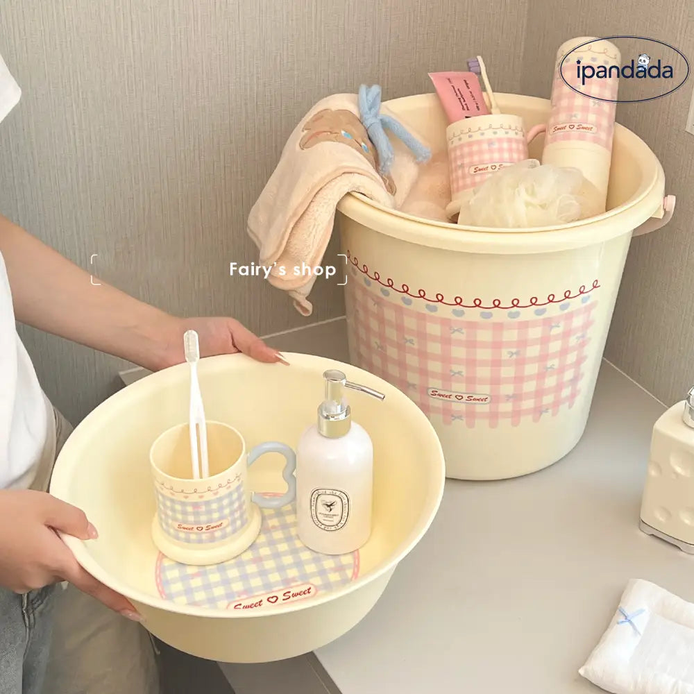 高美観 洗濯道具 バケツ バス用品 開学 日用品 学生 宿舎 住校 洗面セット 耐久 加厚 洗顔ボウル 便利 シンプル おしゃれ バケツ ID2105