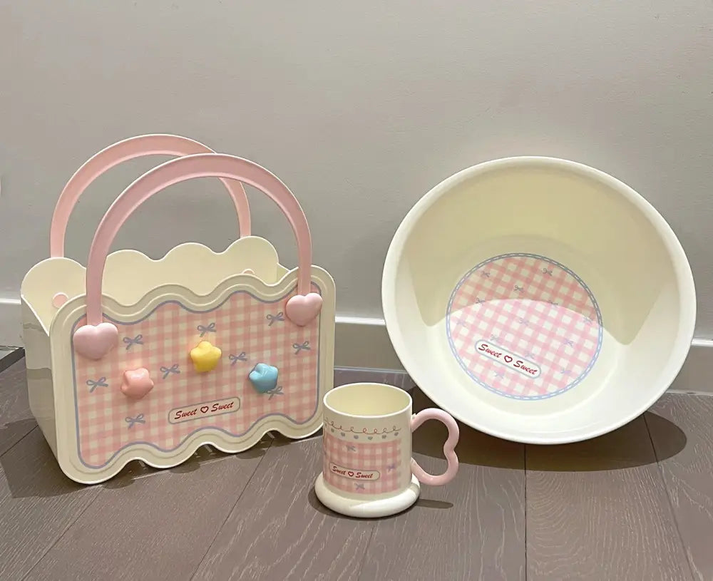 高美観 洗濯道具 バケツ バス用品 開学 日用品 学生 宿舎 住校 洗面セット 耐久 加厚 洗顔ボウル 便利 シンプル おしゃれ バケツ ID2105 ピンク / 3点セット 洗面器 + 洗面用バスケット + 歯ブラシカップ