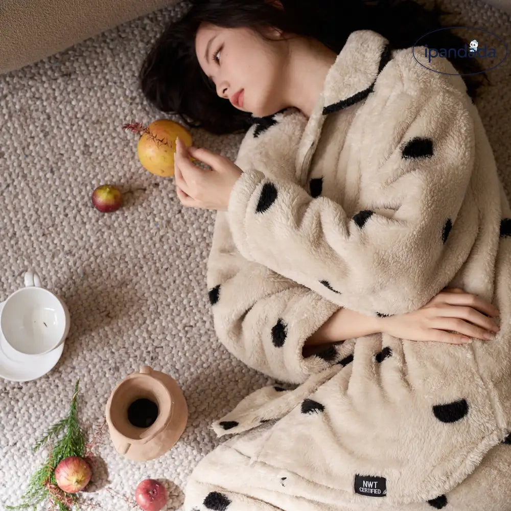 コーラルフリース パジャマ レディース 冬用 厚手 裏起毛 保温 ゆったり カジュアル フランネル ルームウェア 秋冬用 可愛い 暖かい あったか 長袖 部屋着 ふわもこ モコモコ クリスマスプレゼント ID3528