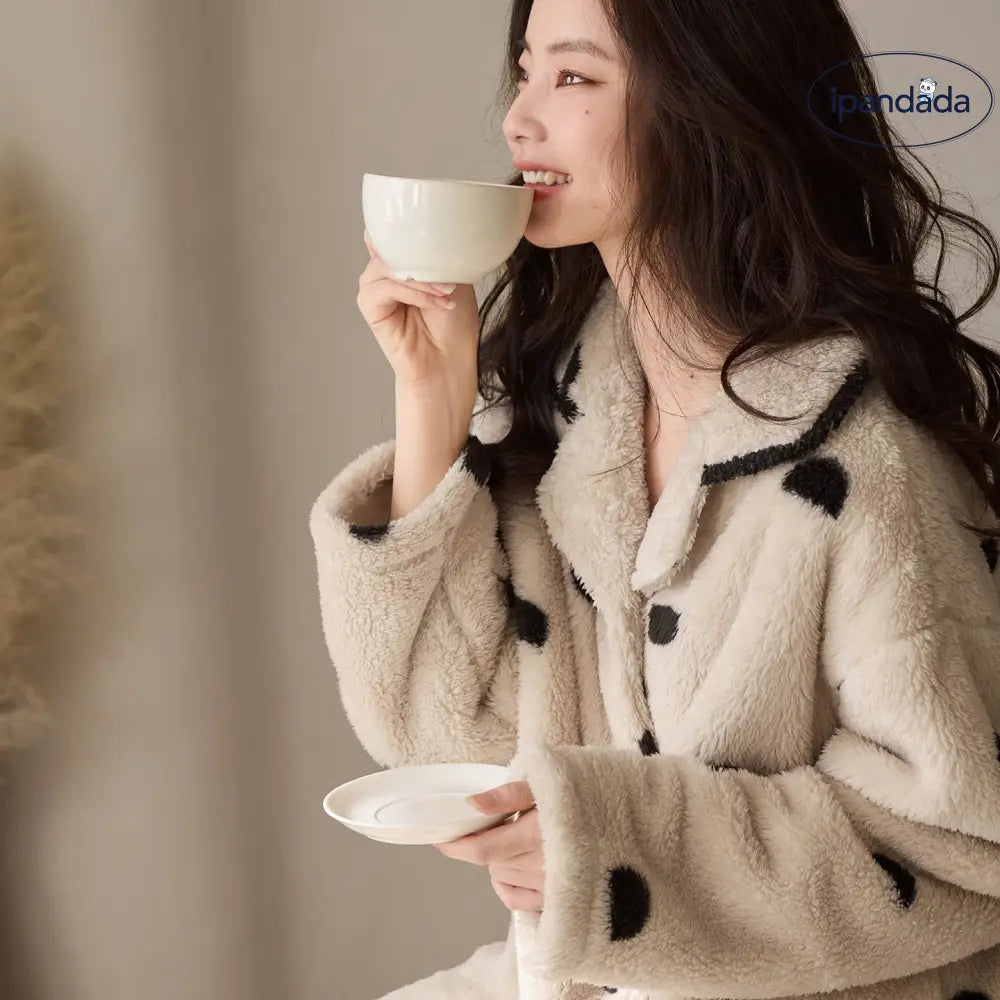 コーラルフリース パジャマ レディース 冬用 厚手 裏起毛 保温 ゆったり カジュアル フランネル ルームウェア 秋冬用 可愛い 暖かい あったか 長袖 部屋着 ふわもこ モコモコ クリスマスプレゼント ID3528