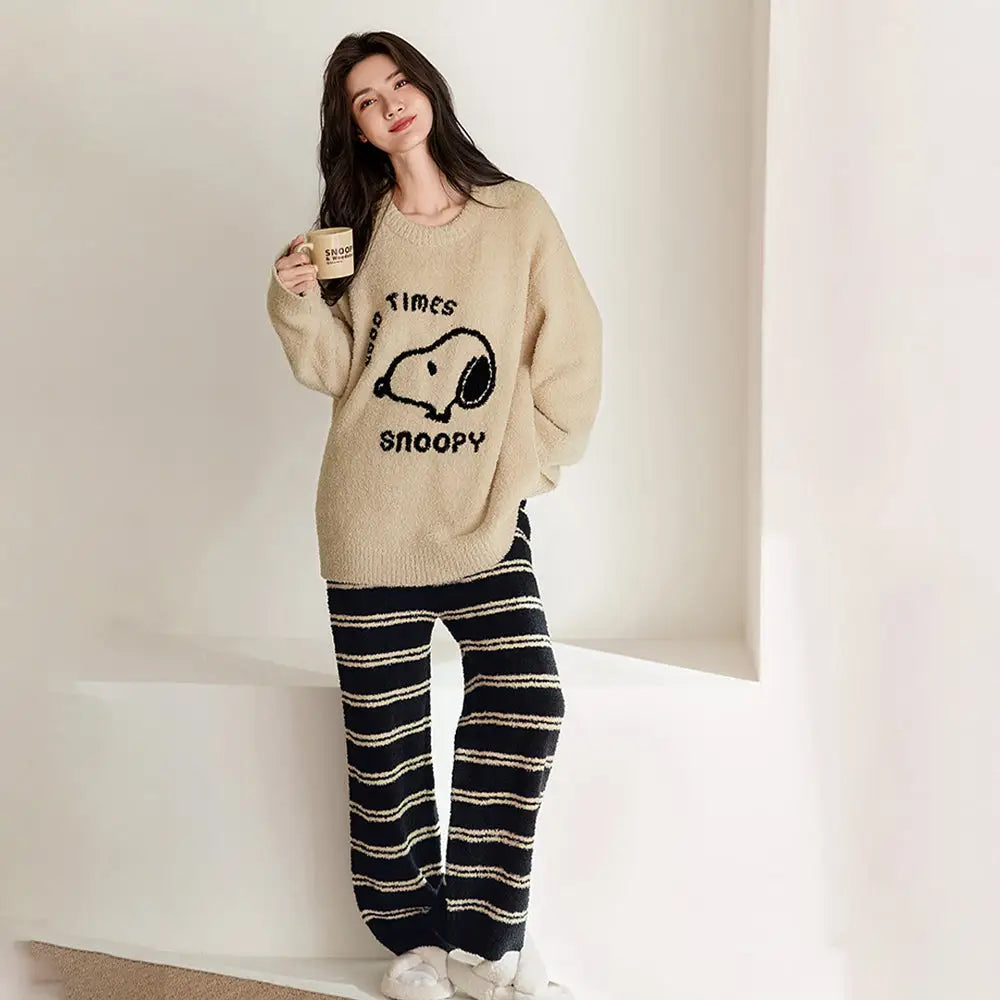 スヌーピー カップル パジャマ もこもこ 上下セット メンズ レディース ルームウェア ペアルック 柔らかい 暖かい かわいい クリスマスギフト 冬用 プレゼント 人気 お揃い コーデ 部屋着 ナイトウェア ID3441