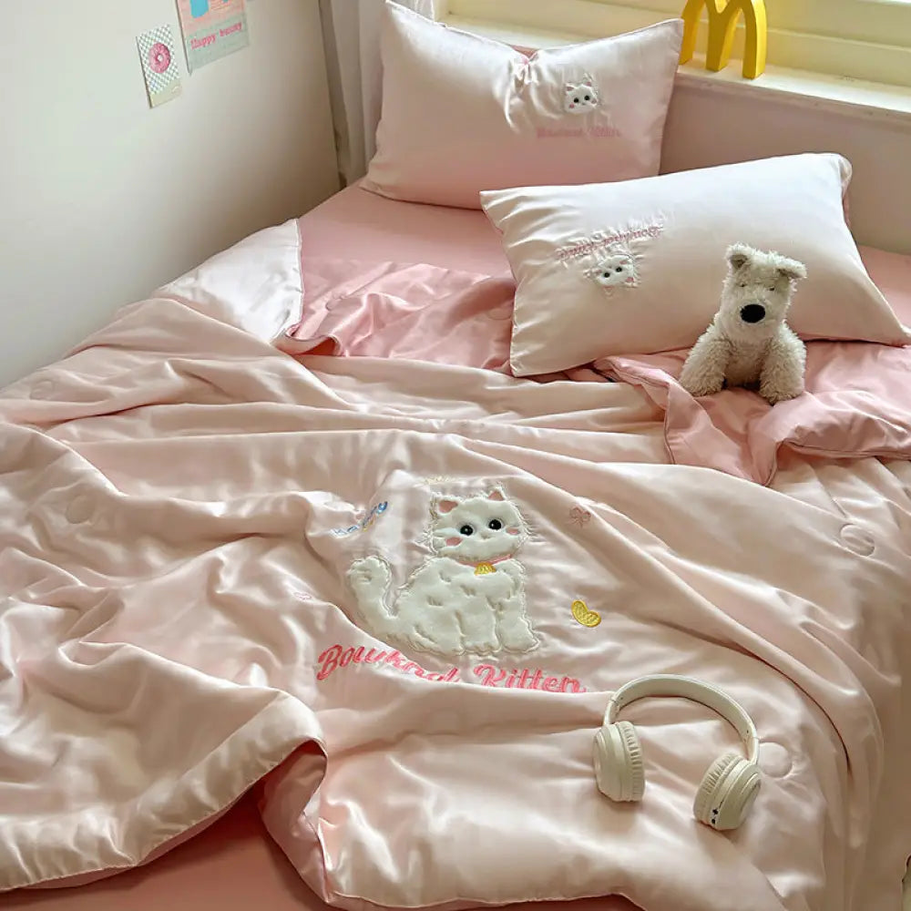 ID825 掛け布団 インスタ風 アップリケ刺繍 水洗い可能 アイスシルク 夏用 4点セット 家庭用 涼感 エアコン対応 薄手 被芯付き シンプル 洗濯可能 抗菌加工 寝具＞寝具セット
