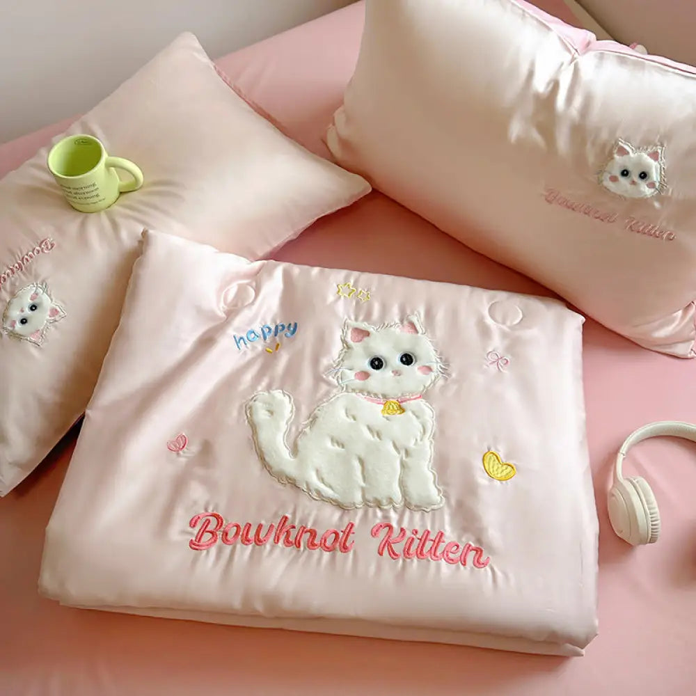 ID825 掛け布団 インスタ風 アップリケ刺繍 水洗い可能 アイスシルク 夏用 4点セット 家庭用 涼感 エアコン対応 薄手 被芯付き シンプル 洗濯可能 抗菌加工 寝具＞寝具セット