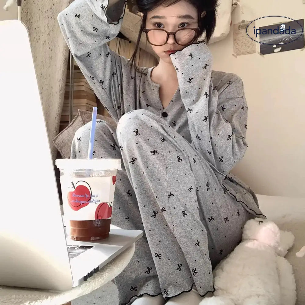 グレー レディース パジャマ 可愛い 前開き 春 夏 秋 新作 長袖 長ズボン Vネック デザイン ブランド ルームウェア セットアップ ID4551 レディース＞セットアップ
