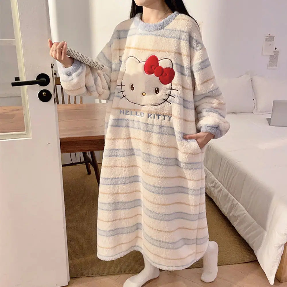 ハローキティ ネグリジェ レディース 秋冬 珊瑚フリース フリース裏起毛 厚手 保温 かわいい キャラクター ロング ホームウェア 暖かい 柔らかい 快適 おしゃれ ルームウェア 自宅用 リラックス 着心地 ナチュラル ID2666