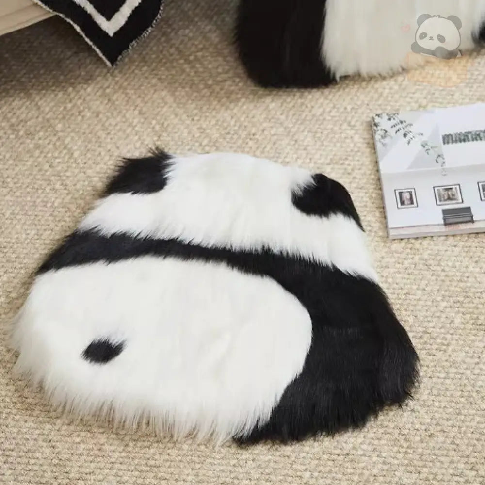 パンダクッション 抱き枕 マット クッション カーペット ラグ ぬいぐるみ 座布団 かわいい ふわふわ もふもふ 動物 パンダラグ パンダグッズ ラグマット 小さめ 暖かい 敷物 書斎 寝室 リビング ベッドルーム オフィス 玄関 インテリア 新生活 カーペット, 約52×56cm