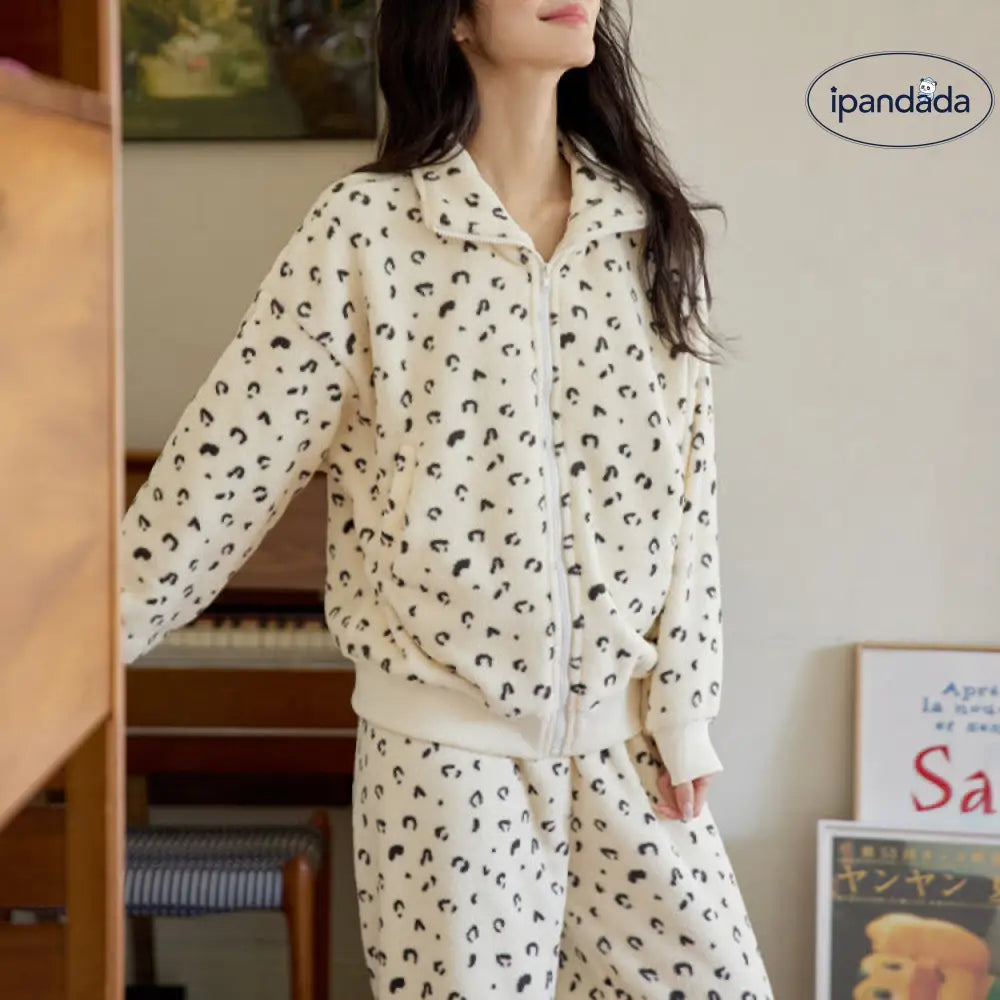 ヒョウ柄 外でも着られる ルームウェア レディース もこもこ 冬 ロングパンツ 部屋着 上下セット ナイトウェア セットアップ レディース＞セットアップ