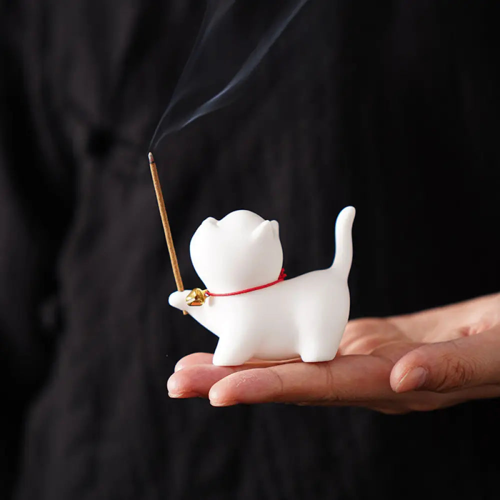 ID783 インセンスホルダー 陶器製 猫 デザイン かわいい ミニサイズ 茶道 茶席 卓上 香り鑑賞 アロマ 工芸品 置物 デコレーション ギフト プレゼント 和風 インテリア セラミック キャット 香立て 手作り風 ホワイト猫型香立て