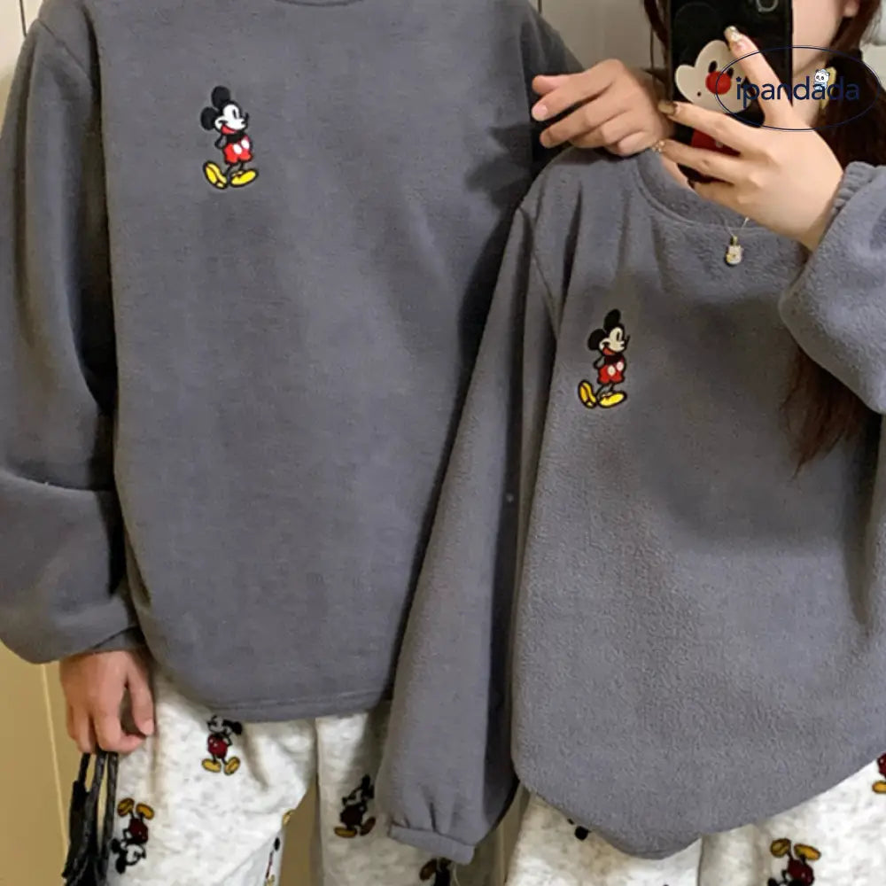 カップル パジャマ レディース 秋冬 厚手 フリース裏起毛 セットアップ かわいい キャラクター ミッキー メンズ 大サイズ ホームウェア 外出可 暖かい 柔らかい 保温 快適 おしゃれ ルームウェア 自宅用 リラックス 着心地 ナチュラル ID2659