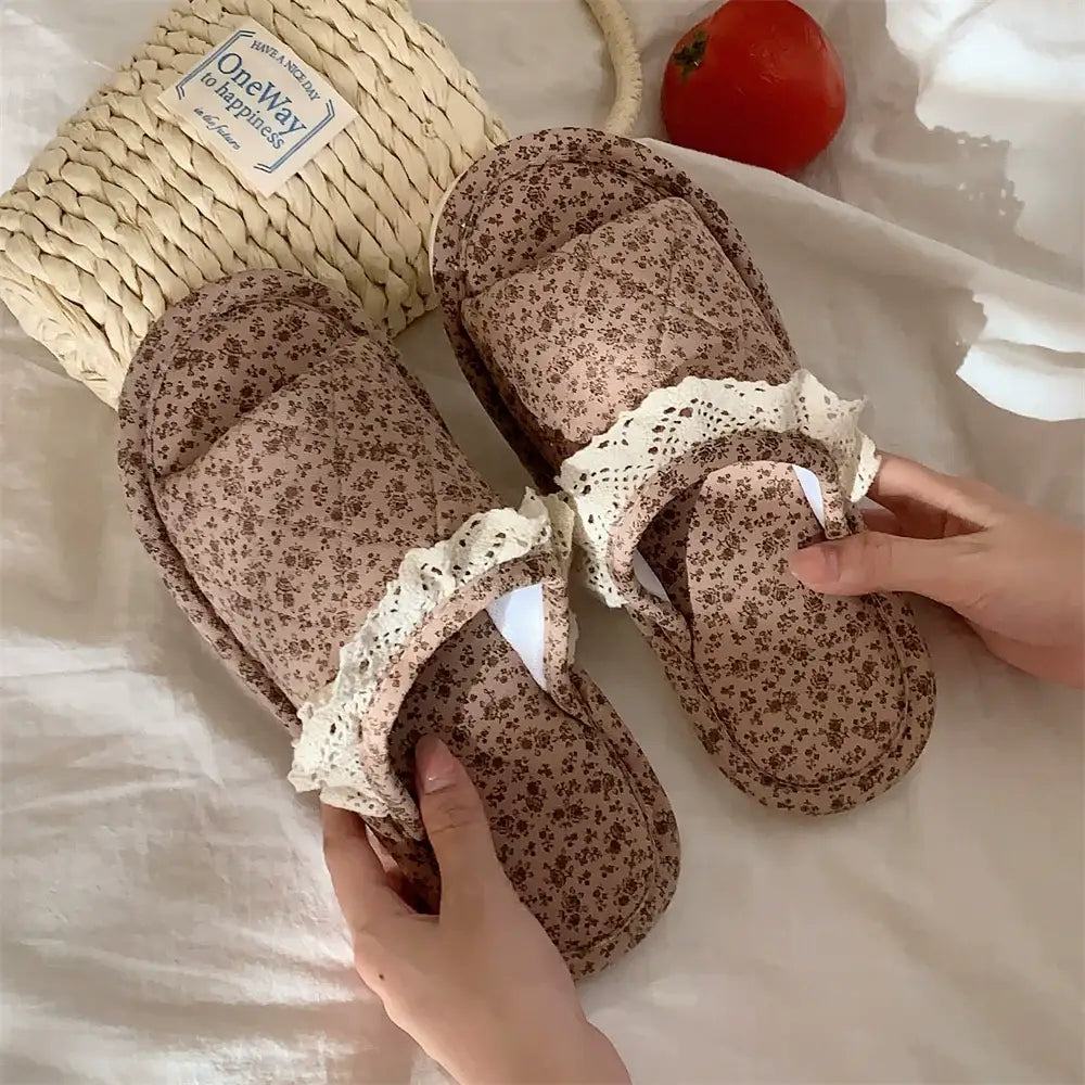 レトロ フラワープリント ワンストラップ コットン スリッパ 女性 四季用 室内 滑り止め 韓国風 レース縁 コットンリネン スリッパ ID2101 コーヒー / 23 23.5cm インテリア雑貨>ファッション雑貨