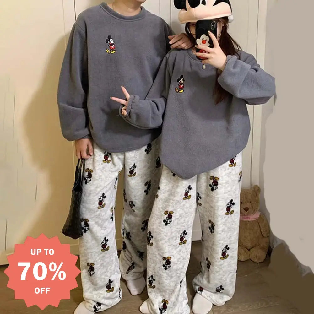 カップル パジャマ レディース 秋冬 厚手 フリース裏起毛 セットアップ かわいい キャラクター ミッキー メンズ 大サイズ ホームウェア 外出可 暖かい 柔らかい 保温 快適 おしゃれ ルームウェア 自宅用 リラックス 着心地 ナチュラル ID2659