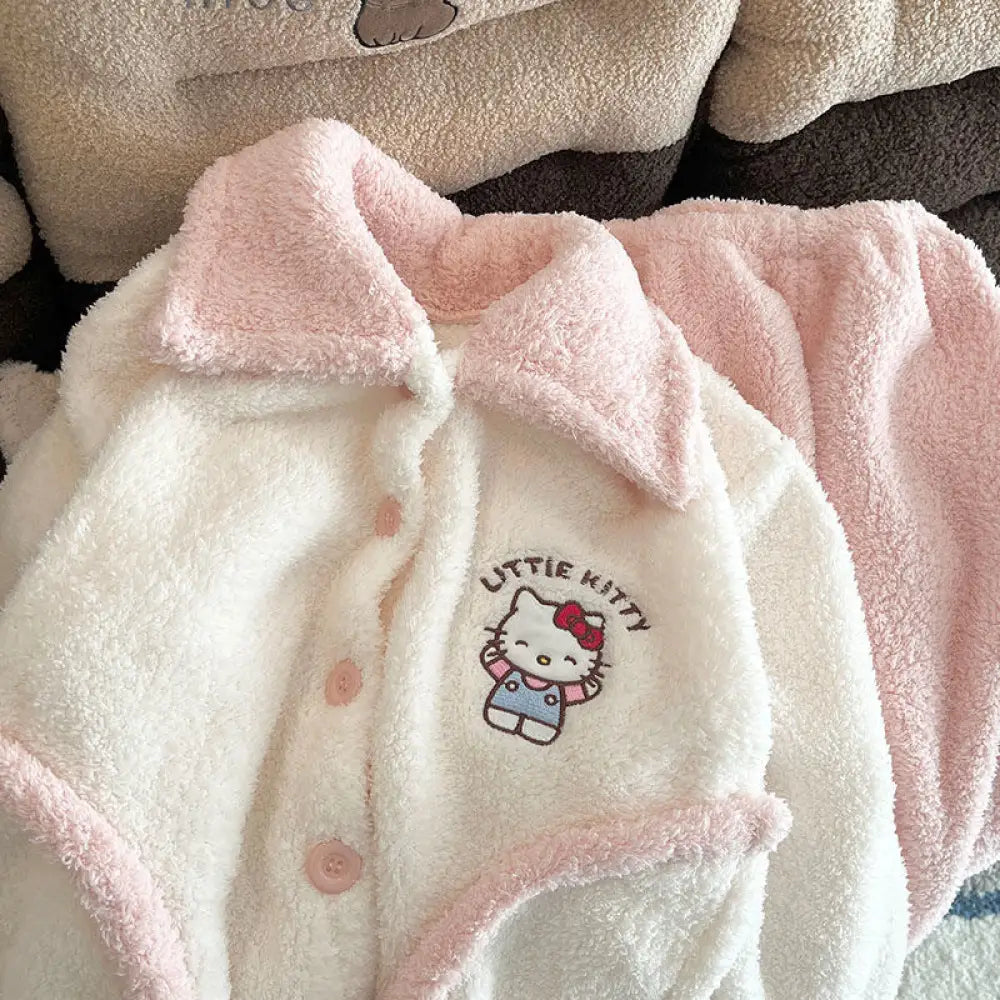 かわいい パジャマ レディース 秋冬 ターンダウンカラー 長袖 パンツ ネットレッド ふわふわ キャラクター ホームウェア セットアップ 暖かい 柔らかい 保温 快適 おしゃれ ルームウェア 自宅用 リラックス 着心地 ID2660