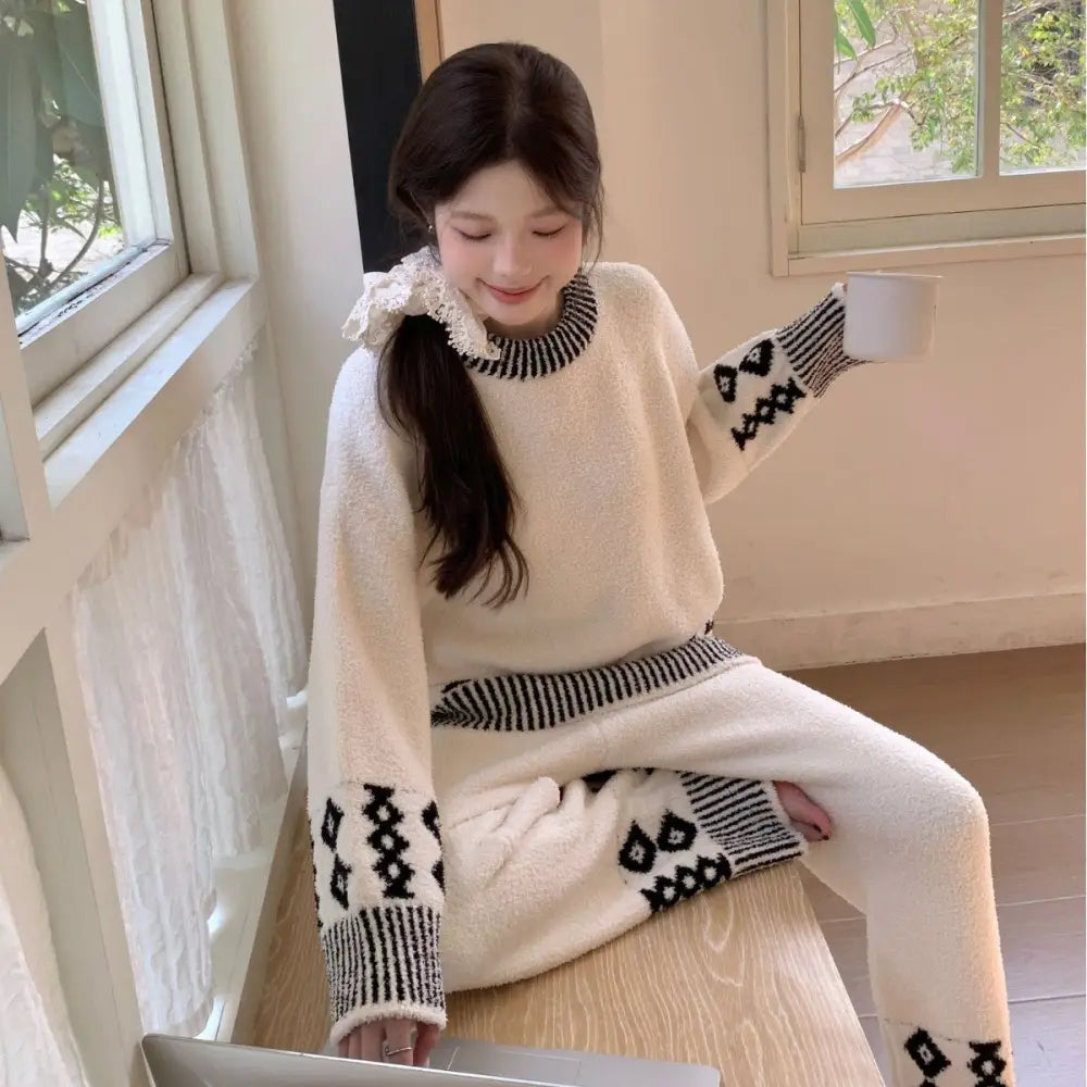 かわいい パジャマ ゆったり プルオーバー ふわふわ 厚手 リラックススタイル 女性用 ルームウェア ID3696 アイボリー / フリー