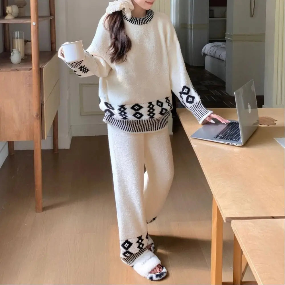 かわいい パジャマ ゆったり プルオーバー ふわふわ 厚手 リラックススタイル 女性用 ルームウェア ID3696