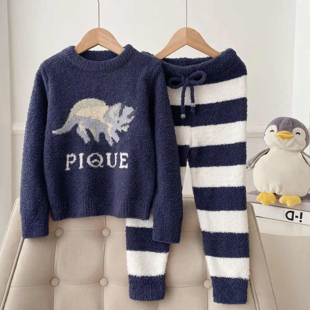 かわいい 子供 恐竜 秋冬 厚手 ふわふわ パジャマ ホームウェア セットアップ 暖かい 柔らかい 保温 快適 おしゃれ ルームウェア 自宅用 リラックス 着心地 ナチュラル ゆったり キッズ ジュニア ファミリー ID2699 写真通り