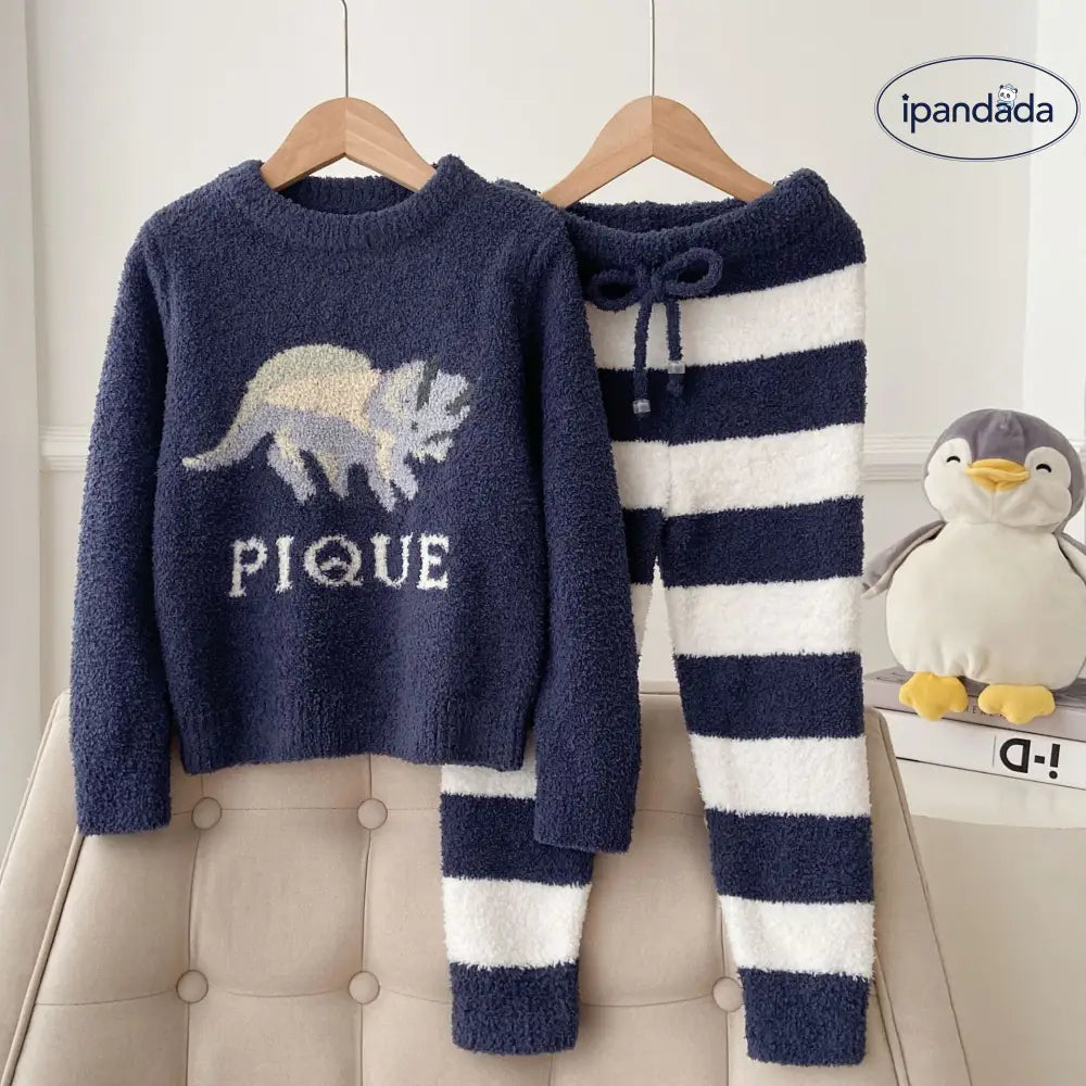 かわいい 子供 恐竜 秋冬 厚手 ふわふわ パジャマ ホームウェア セットアップ 暖かい 柔らかい 保温 快適 おしゃれ ルームウェア 自宅用 リラックス 着心地 ナチュラル ゆったり キッズ ジュニア ファミリー ID2699