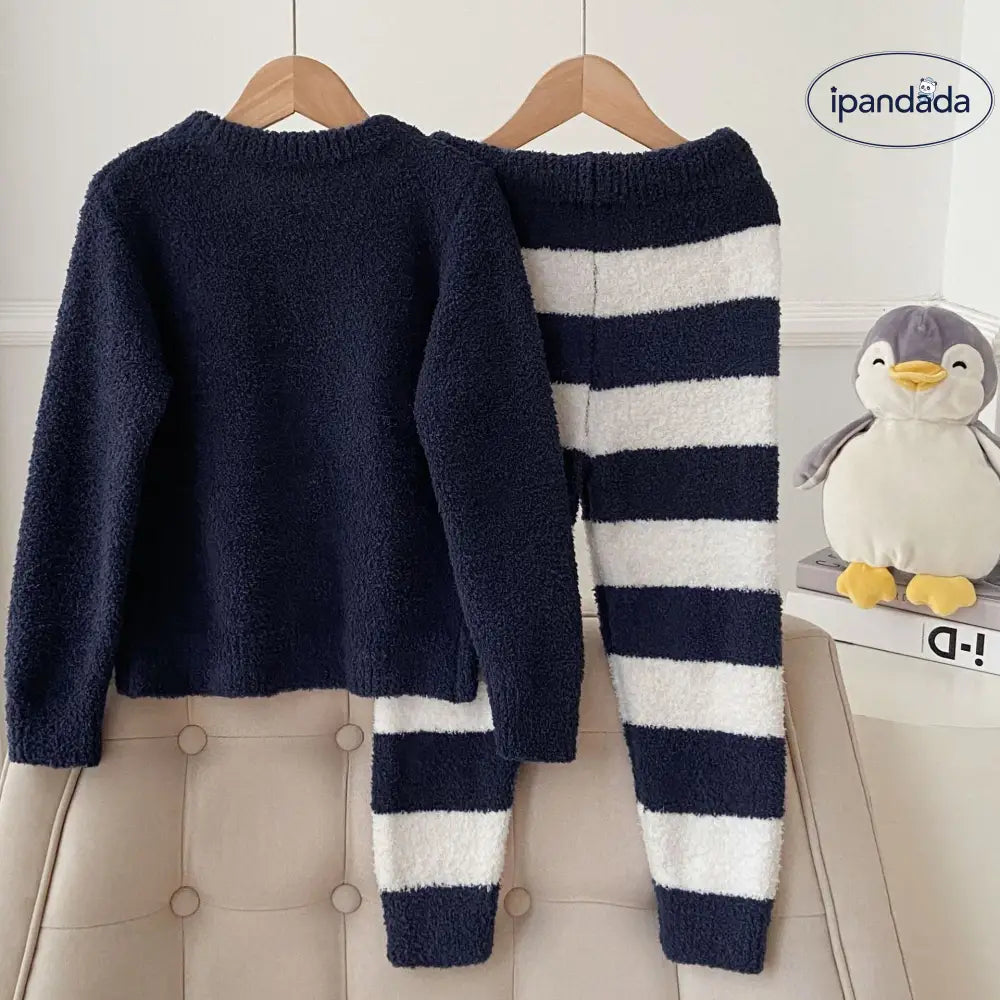 かわいい 子供 恐竜 秋冬 厚手 ふわふわ パジャマ ホームウェア セットアップ 暖かい 柔らかい 保温 快適 おしゃれ ルームウェア 自宅用 リラックス 着心地 ナチュラル ゆったり キッズ ジュニア ファミリー ID2699