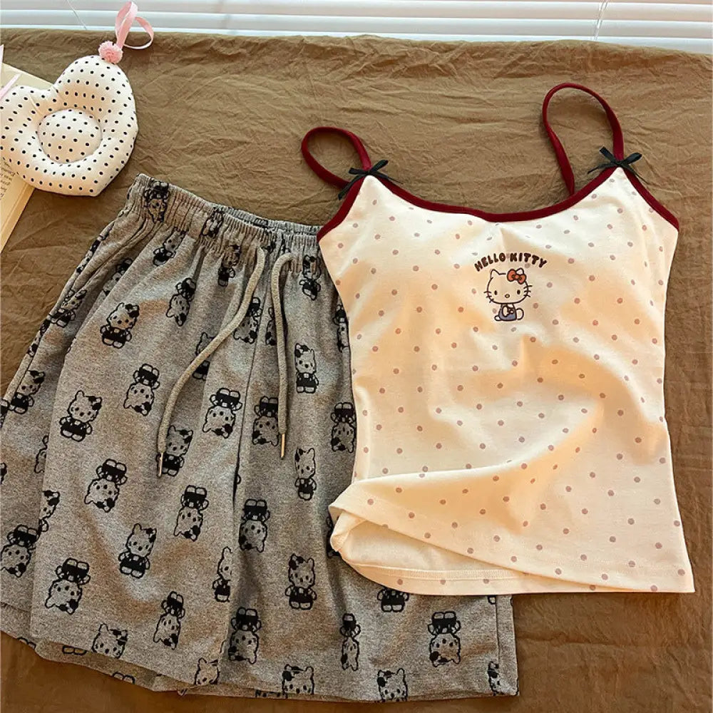 ID543 かわいい ハローキティ キャミソール パジャマ 春夏 ショートパンツ ルームウェア 小柄 レディース 2点セット / S レディース＞セットアップ