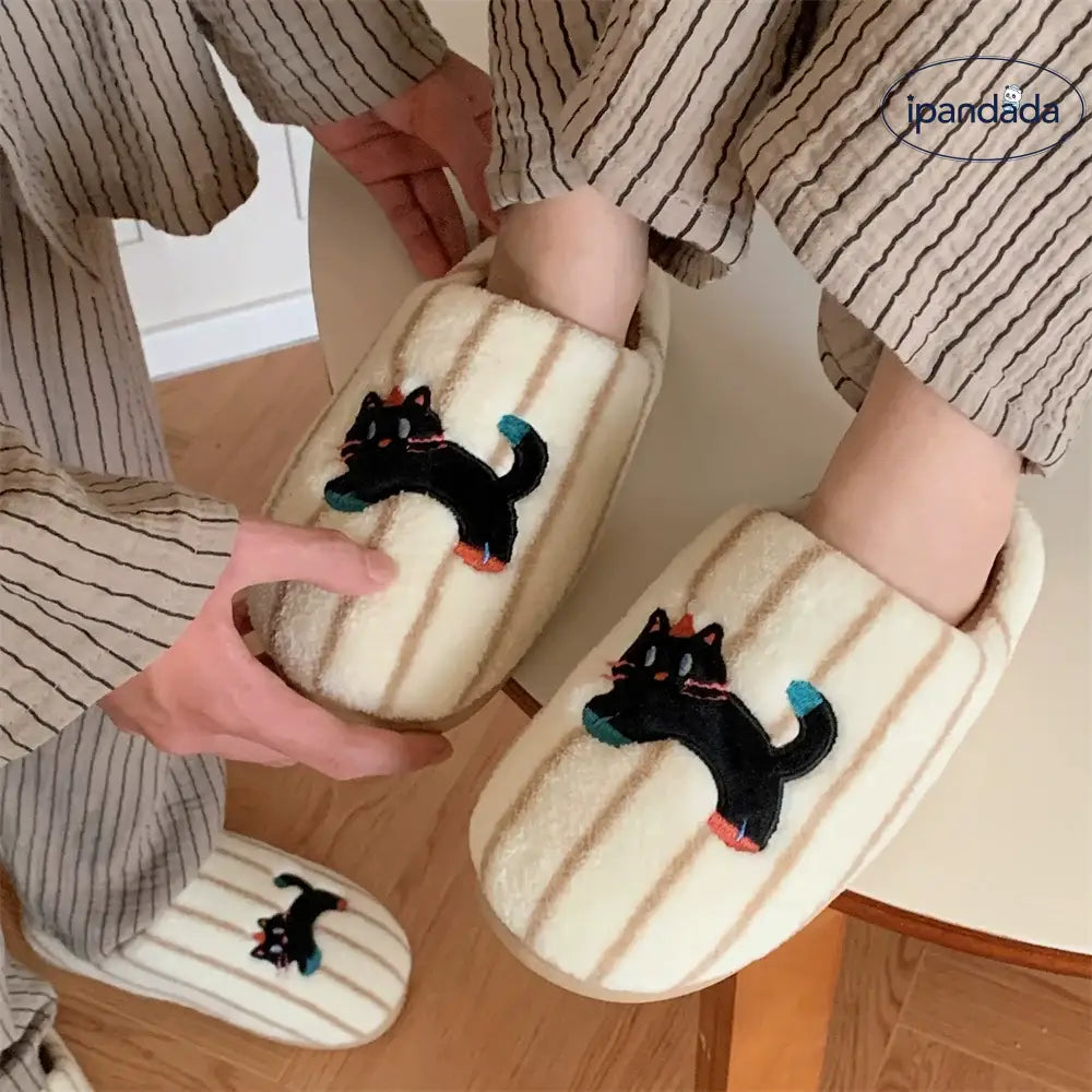 猫柄 スリッパ ルームシューズ もこもこ 春 秋 冬 暖かい フェイクファー ふわふわ 室内履き おしゃれ トイレ かわいい 可愛い 冷え対策 滑りにくい 蒸れにくい プレゼント グッズ＞ルームシューズ