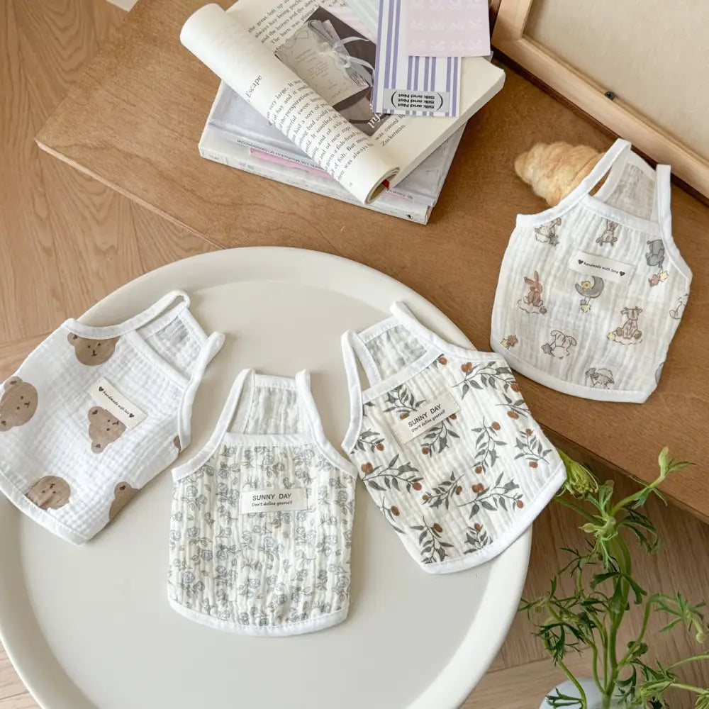 ID1209 猫・犬兼用 メッシュ素材 ノースリーブ 通気性 脱毛防止 薄手 夏用 おしゃれ 花柄デザイン ペット用品＞ウェア