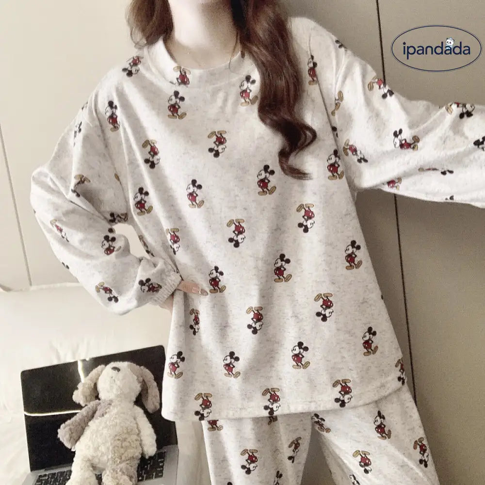 ミッキー柄 パジャマ レディース 長袖 上下セット かわいい キャラクター ルームウェア 柔らかい 部屋着 スウェット風 秋冬 あったか 可愛いデザイン プレゼントにも最適 レディース クリスマスプレゼント クリスマスギフト 人気