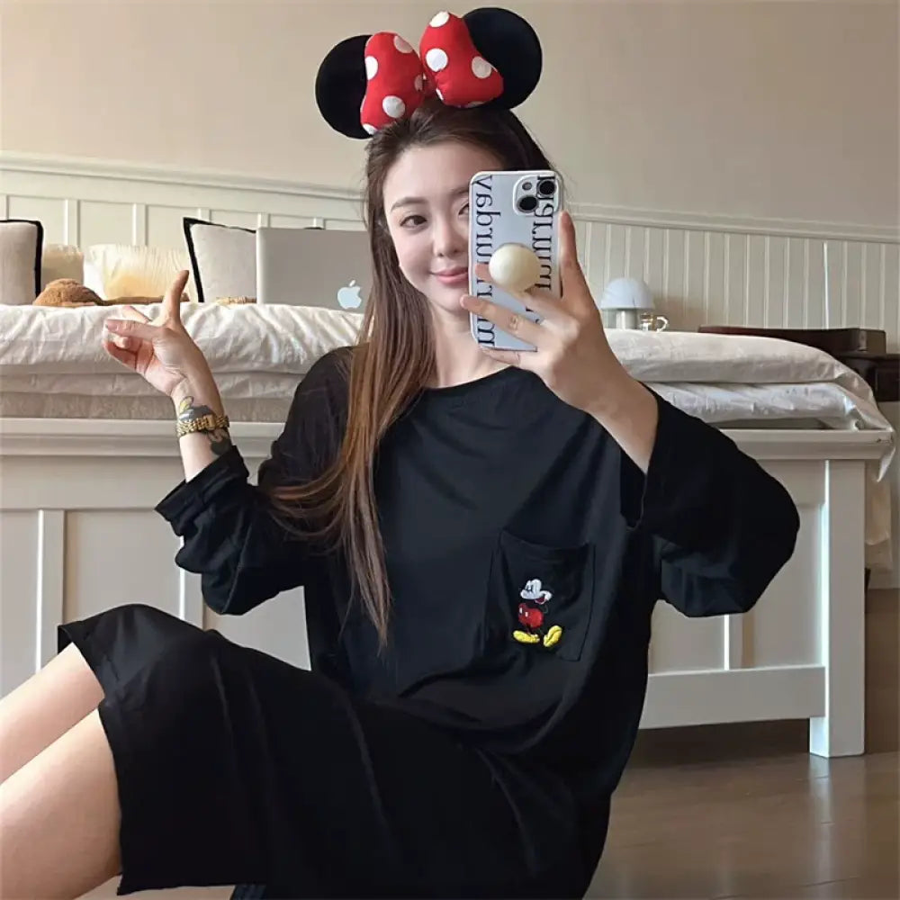 モダール ミッキー プリント ナイトガウン 春秋 長袖 ミディ丈 ルームウェア 大きいサイズ 肌ざわり最高 ゆったり かわいい ID4040 ブラック / フリー