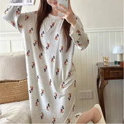 モダール ミッキー プリント ナイトガウン 春秋 長袖 ミディ丈 ルームウェア 大きいサイズ 肌ざわり最高 ゆったり かわいい ID4040