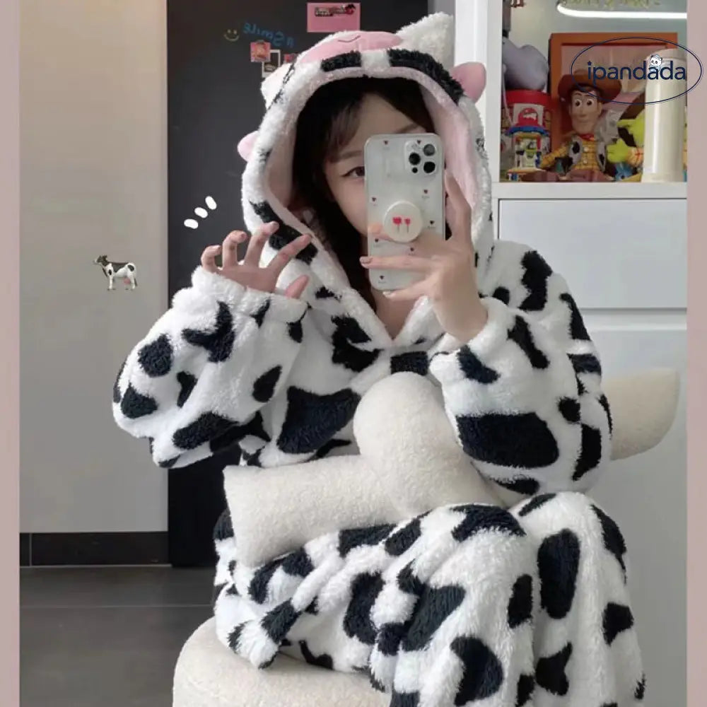 奶牛 珊瑚フリース パジャマ レディース 秋冬 フリース裏起毛 厚手 かわいい フランネル ホームウェア セットアップ 暖かい 柔らかい 保温 快適 おしゃれ ルームウェア 自宅用 リラックス レディース用 着心地 ナチュラル ゆったり　ID2486
