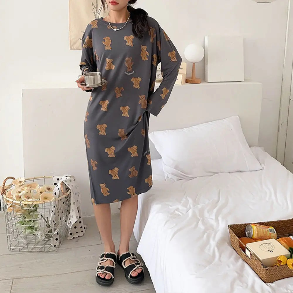 女性用 パジャマ モダール 可愛い フルプリント 小熊 長袖 ミドルスカート シンプル リラックス 柔らかい 春夏秋 スリープドレス ID2227 ダークグレー / フリー レディース>ワンピース
